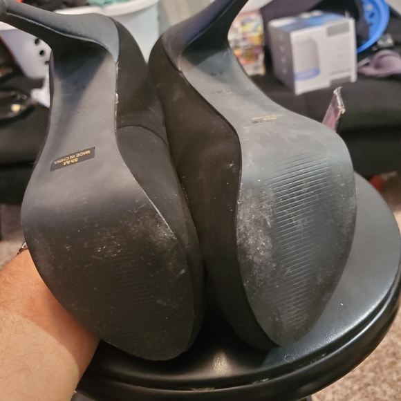 Heels - Picture 3 of 4